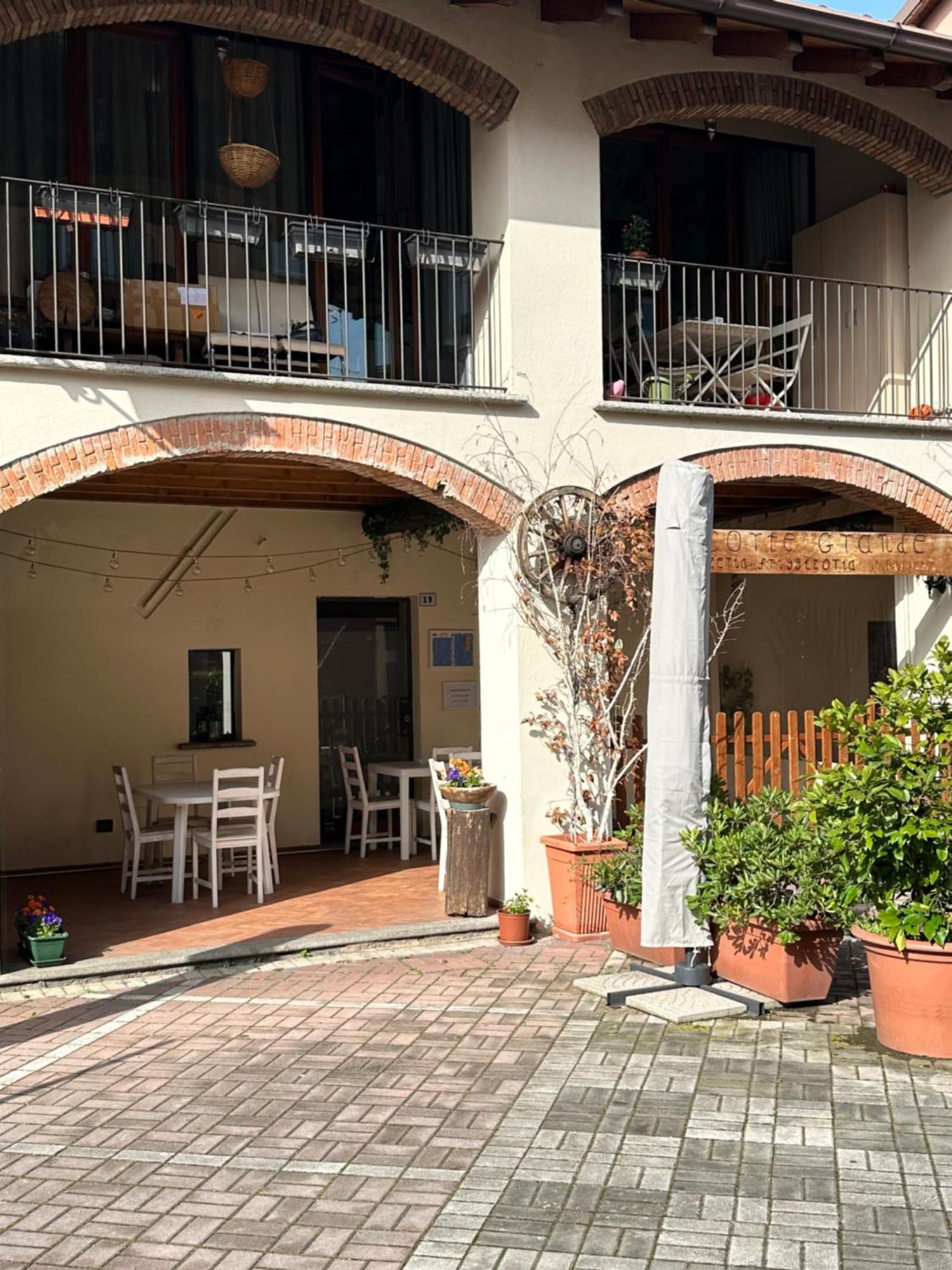 Corte Grande Apartment Lipomo Exterior foto